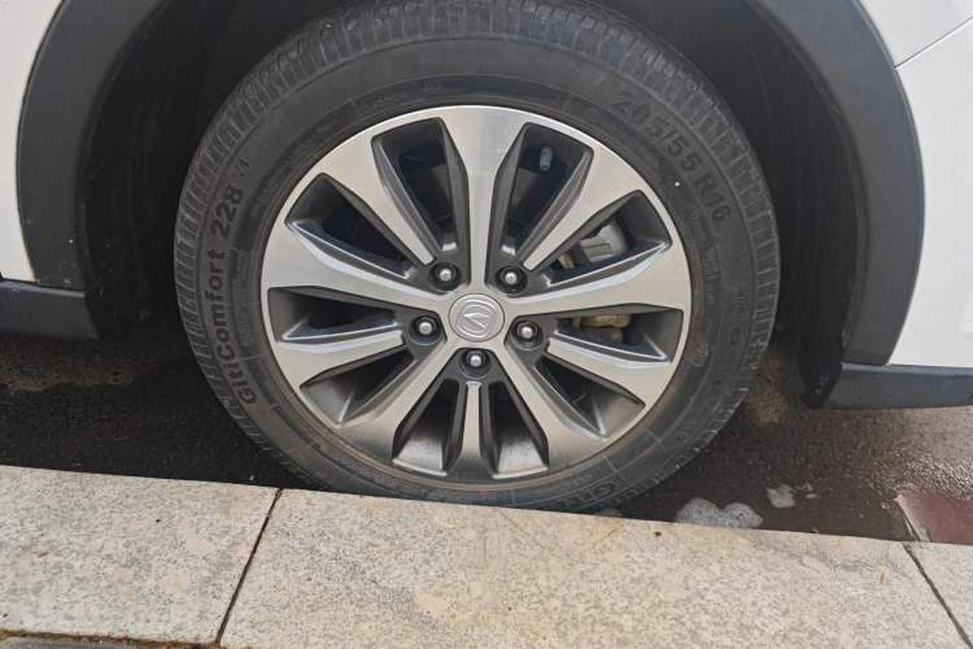Used CHANGAN Lingxuan 2017 1.6L Manual Elite Model Right Front Wheel Hub