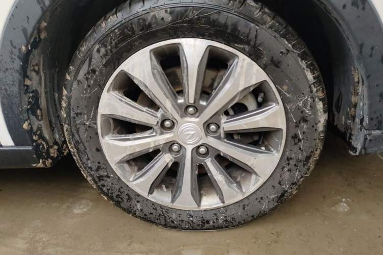 Used CHANGAN Lingxuan 2017 1.6L Manual Elite Model Right Front Wheel Hub