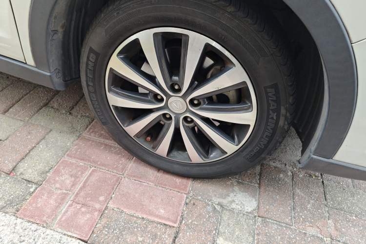 Used CHANGAN Lingxuan 2017 1.5T Automatic Lehuo Happy Edition Right Front Wheel Hub