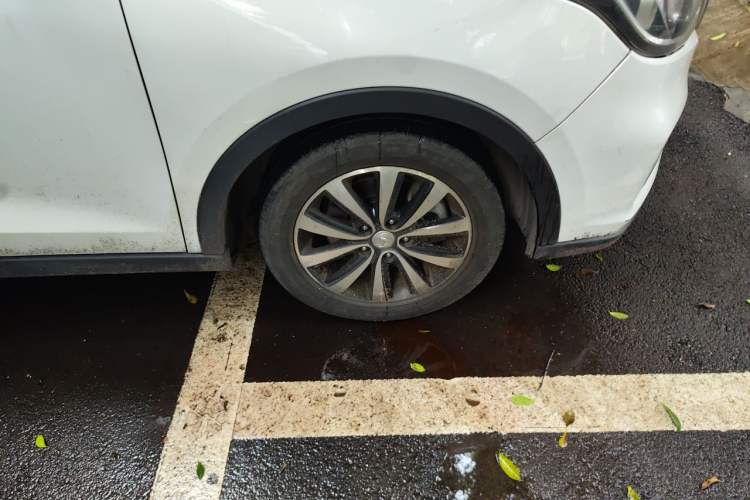 Used CHANGAN Lingxuan 2017 1.5T Automatic Lehuo Happy Edition Right Front Wheel Hub