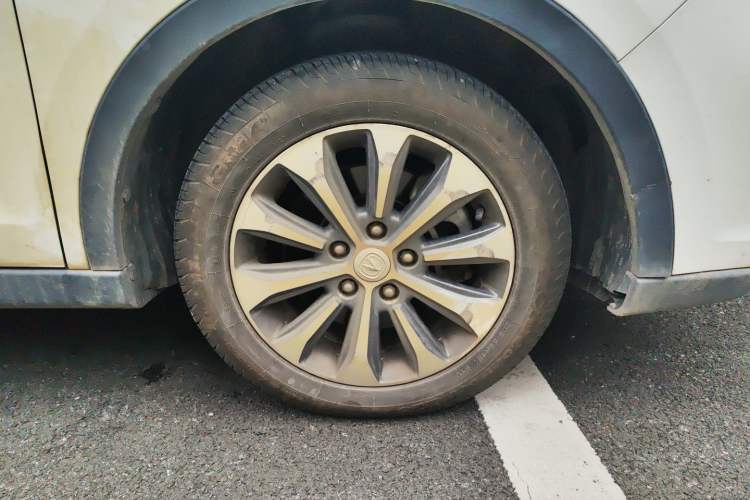 Used CHANGAN Lingxuan 2017 1.6L Manual Elite Model Right Front Wheel Hub