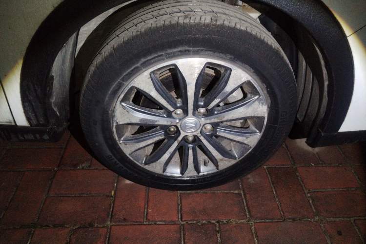 Used CHANGAN Lingxuan 2017 1.6L Manual Happiness Edition Right Front Wheel Hub