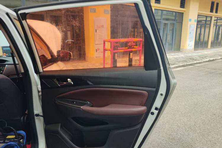 Used CHANGAN Lingxuan 2017 1.6L Manual Happiness Edition Right Rear Door Interior