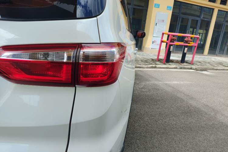 Used CHANGAN Lingxuan 2017 1.6L Manual Happiness Edition Right Rear Taillight