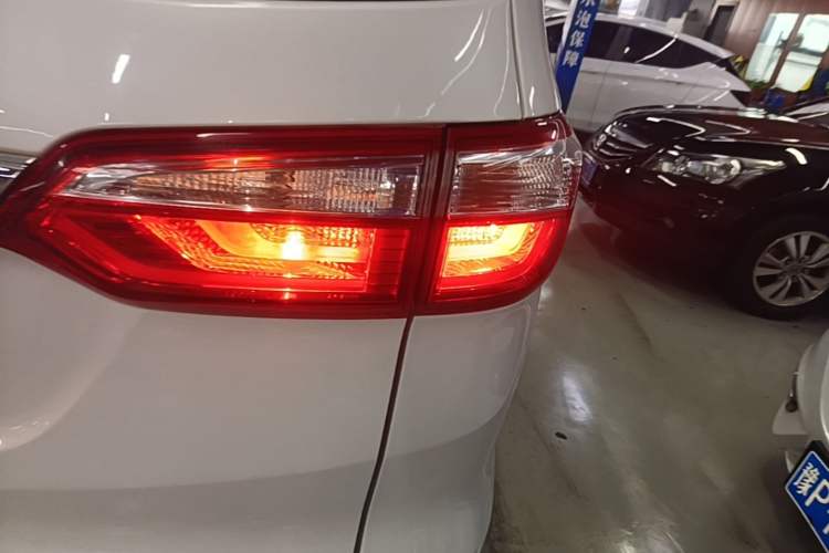 Used CHANGAN Lingxuan 2017 1.6L Manual Happiness Edition Right Rear Taillight