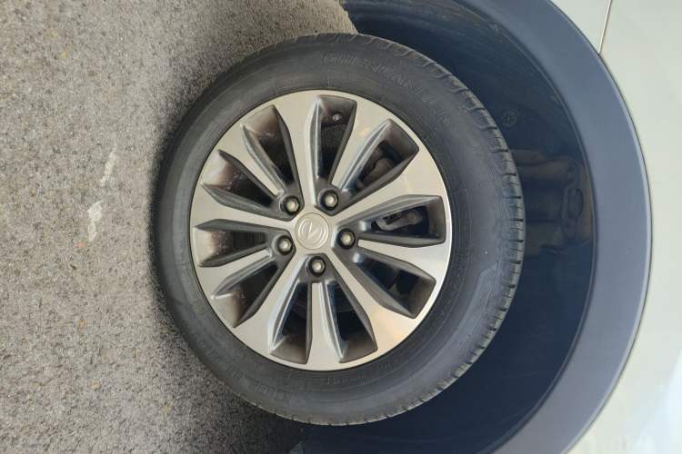 Used CHANGAN Lingxuan 2017 1.6L Manual Happiness Edition Right Rear Wheel Hub