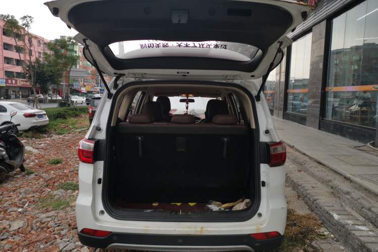 Used CHANGAN Lingxuan 2017 1.5T Manual Joyful & Happy Model Trunk