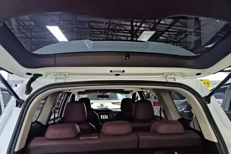 Used CHANGAN Lingxuan 2017 1.6L Manual Elite Model Trunk