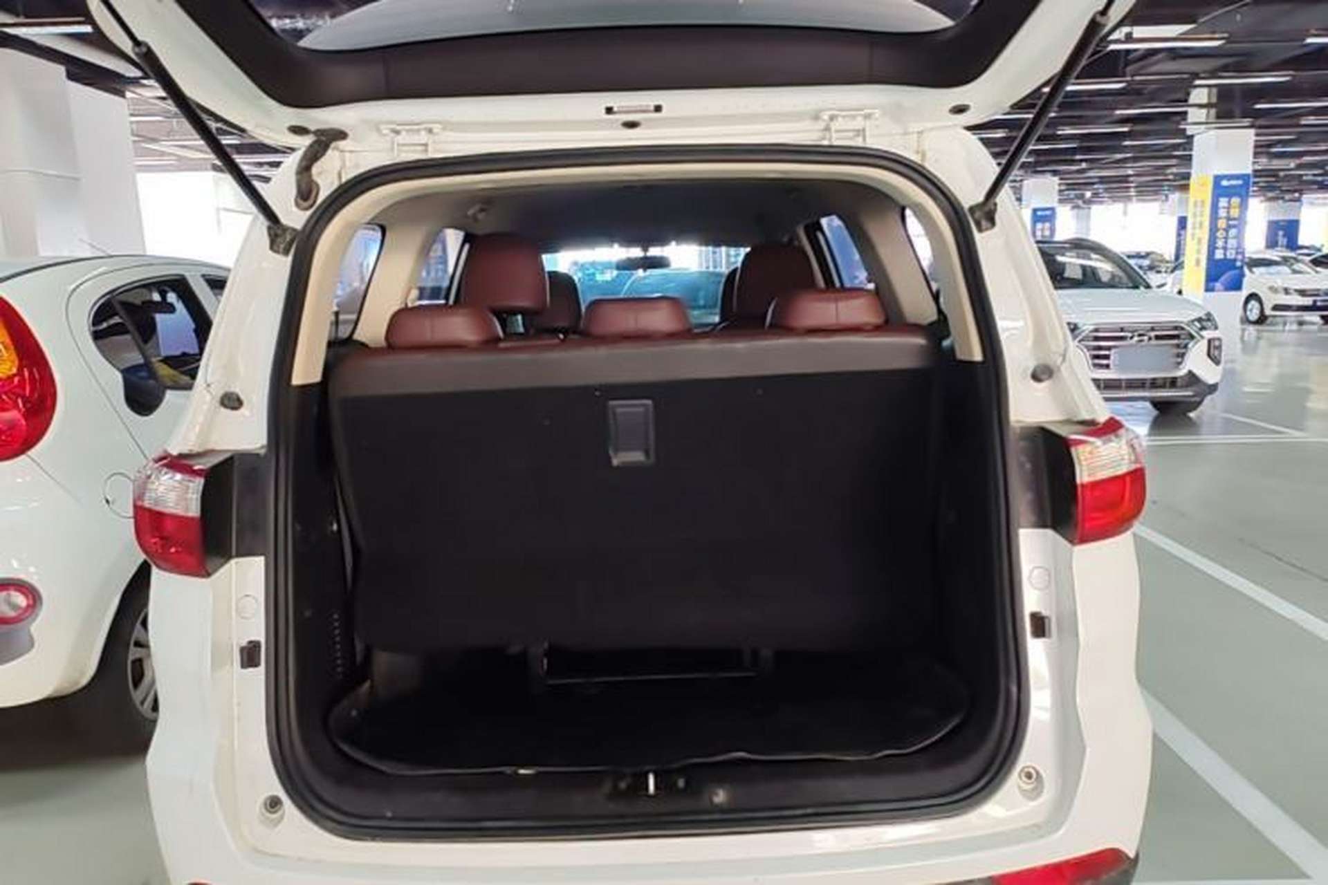 Used CHANGAN Lingxuan 2017 1.6L Manual Happiness Edition Trunk