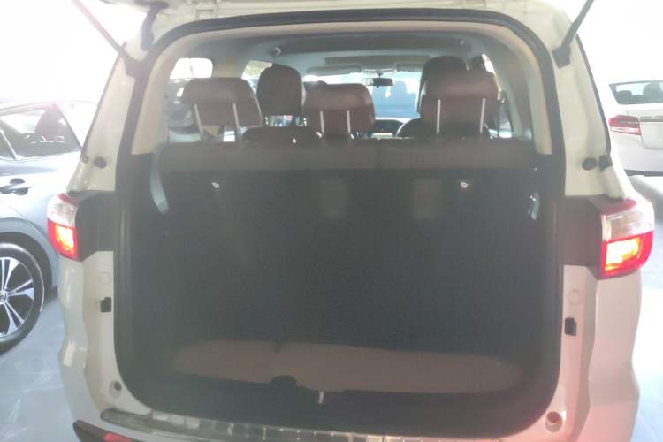 Used CHANGAN Lingxuan 2017 1.6L Manual Elite Model Trunk