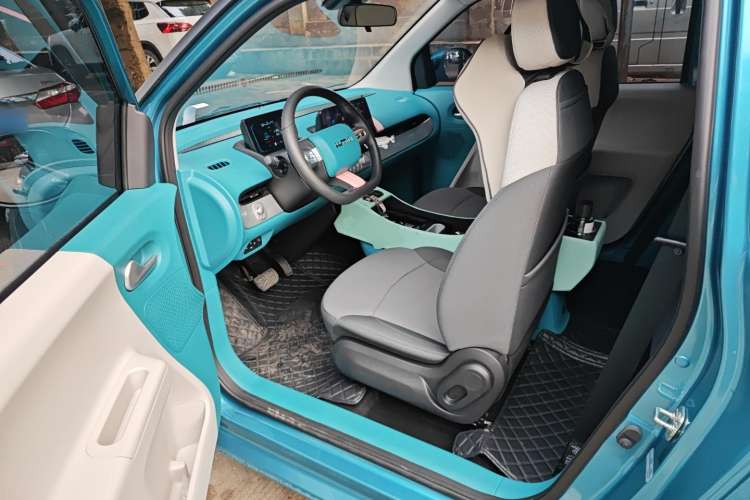 Used CHANGAN Lumin 2022 301km Honey-Sweet Version Driver Seat
