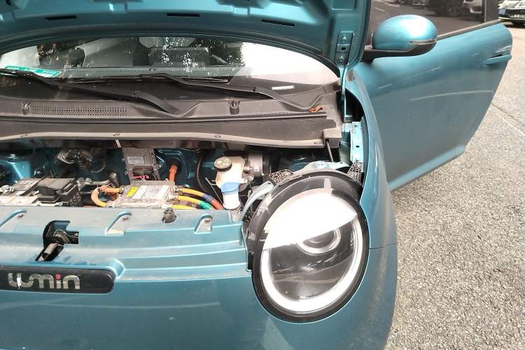 Used CHANGAN Lumin 2022 301km Honey-Sweet Version Engine Bay Left