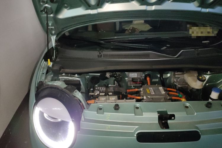 Used CHANGAN Lumin 2022 301km Honey-Sweet Version Engine Bay Right