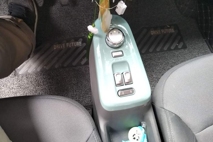 Used CHANGAN Lumin 2022 301km Honey-Sweet Version Gear Lever
