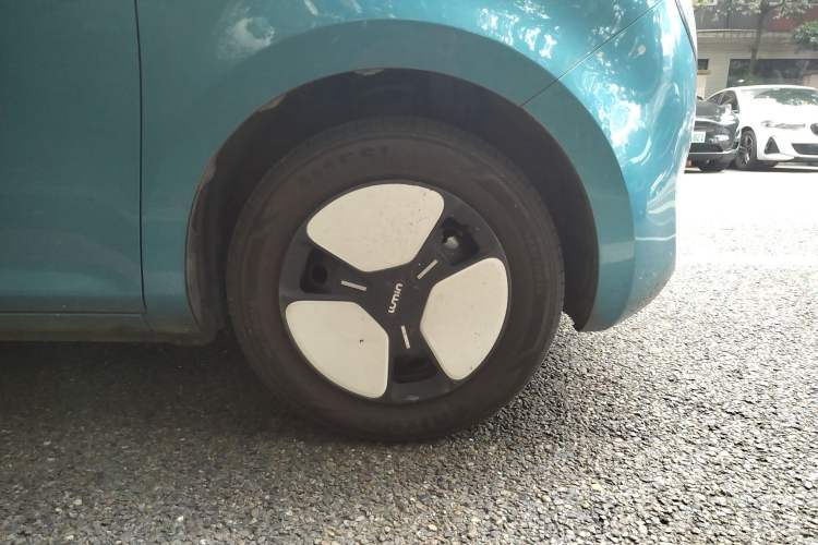 Used CHANGAN Lumin 2022 301km Honey-Sweet Version Right Front Wheel Hub