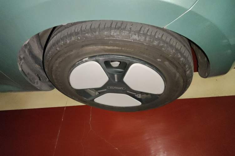 Used CHANGAN Lumin 2022 301km Honey-Sweet Version Right Front Wheel Hub