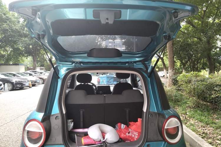 Used CHANGAN Lumin 2022 301km Honey-Sweet Version Trunk