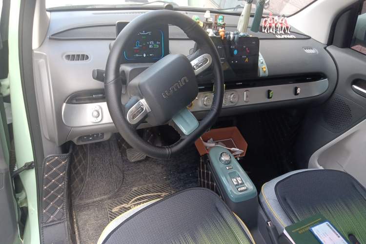 Used CHANGAN Lumin 2022 155 km – Refreshingly Sweet Edition Center Console