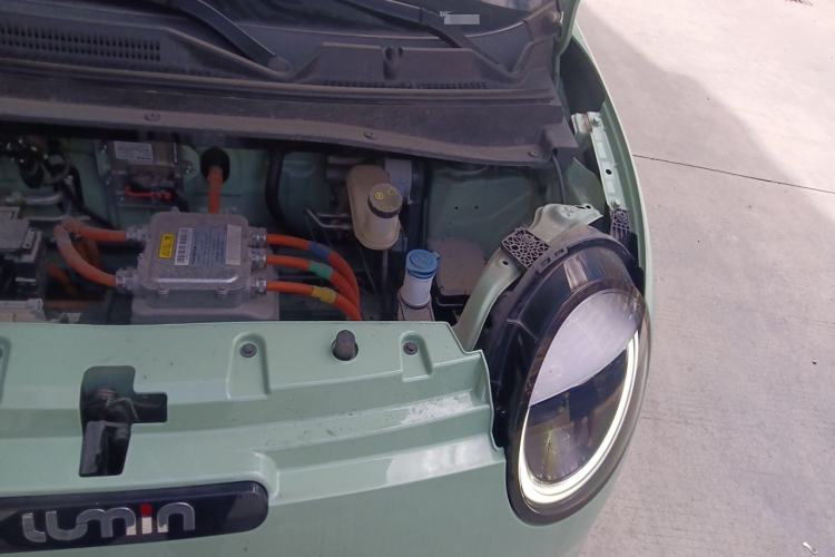Used CHANGAN Lumin 2022 155 km – Refreshingly Sweet Edition Engine Bay Left