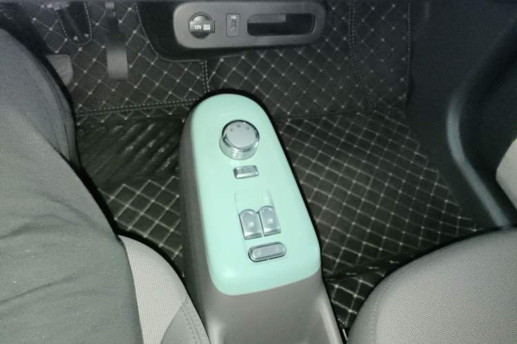 Used CHANGAN Lumin 2022 210km Sweet Edition Gear Lever