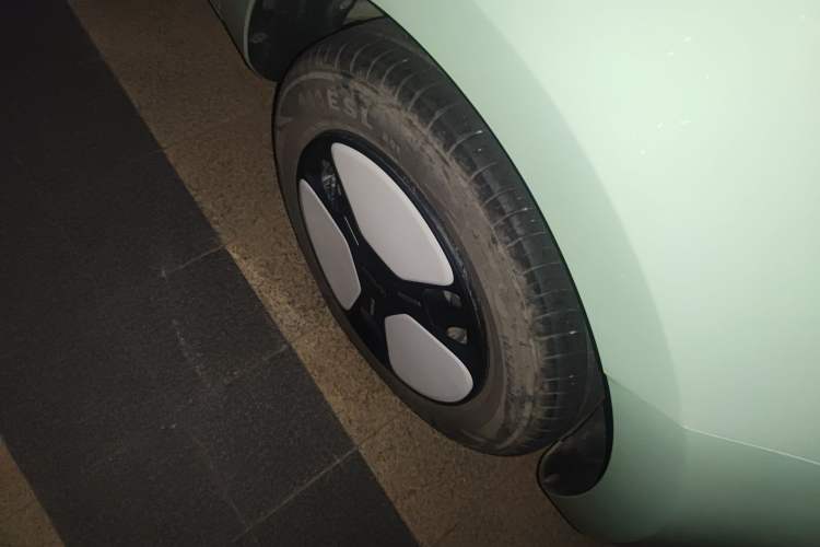 Used CHANGAN Lumin 2022 210km Sweet Edition Right Front Wheel Hub