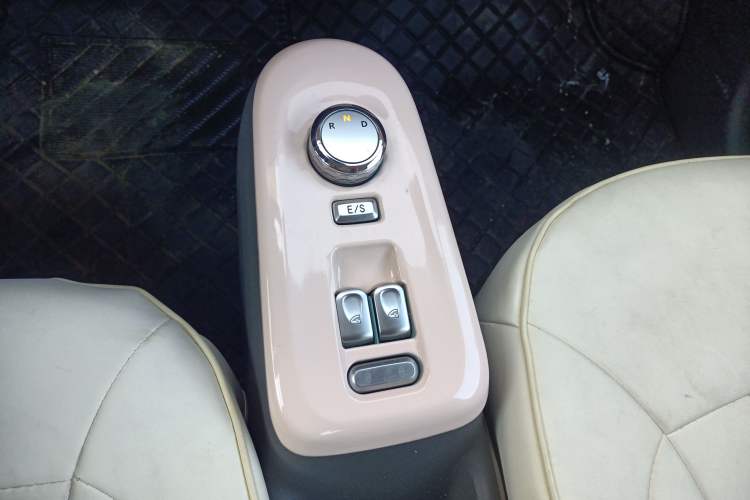 Used CHANGAN Lumin 2022 210km Sweet Edition Gear Lever