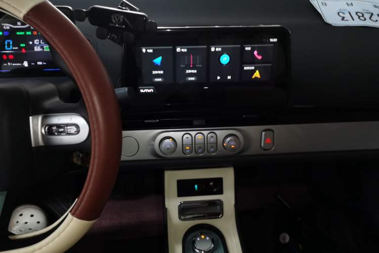 Used CHANGAN Lumin 2022 155 km – Refreshingly Sweet Edition Audio And AC Panel