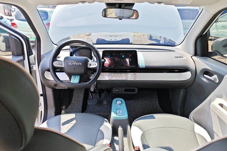 Used CHANGAN Lumin 2022 155 km – Refreshingly Sweet Edition Center Console