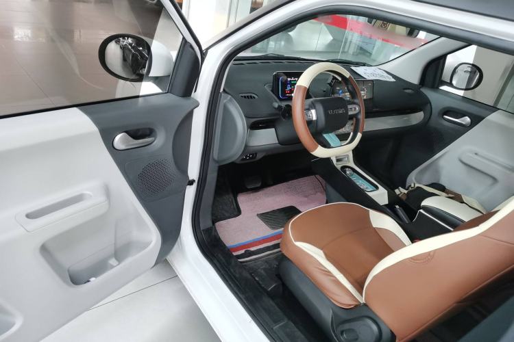 Used CHANGAN Lumin 2022 155 km – Refreshingly Sweet Edition Driver Seat