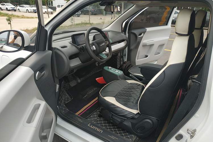 Used CHANGAN Lumin 2022 155 km – Refreshingly Sweet Edition Driver Seat