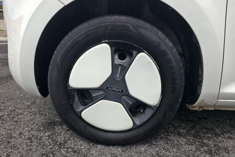 Used CHANGAN Lumin 2022 301km Honey-Sweet Version Exterior 2