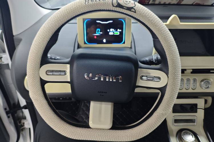 Used CHANGAN Lumin 2022 155 km – Refreshingly Sweet Edition Interior 1