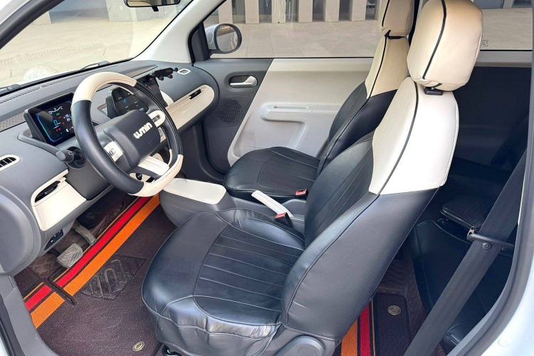 Used CHANGAN Lumin 2022 155 km – Refreshingly Sweet Edition Interior 1