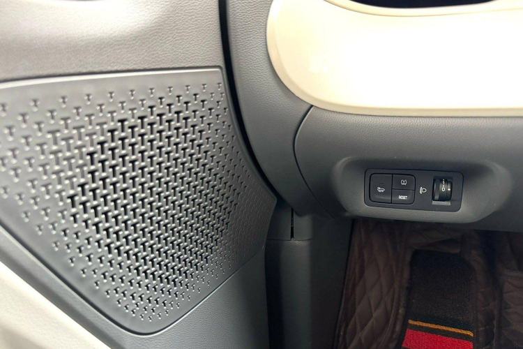 Used CHANGAN Lumin 2022 155 km – Refreshingly Sweet Edition Interior 2