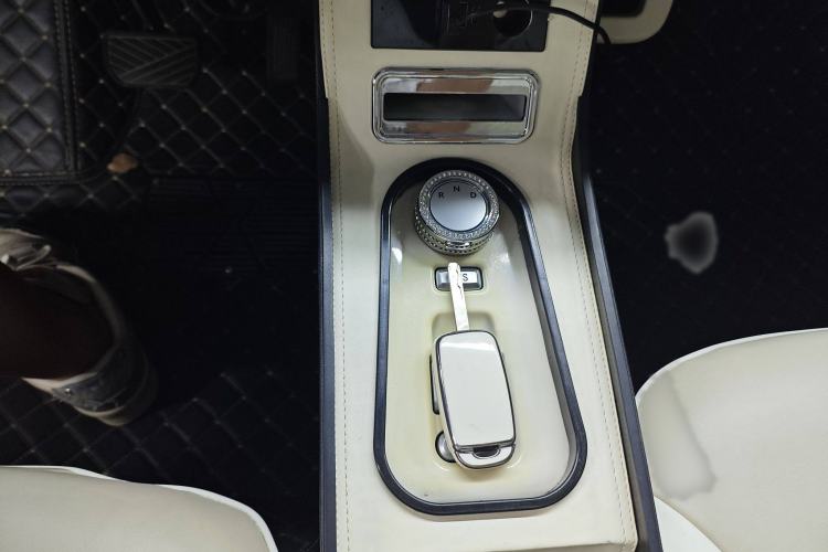 Used CHANGAN Lumin 2022 155 km – Refreshingly Sweet Edition Interior 3