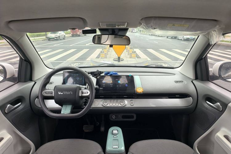 Used CHANGAN Lumin 2022 301km Honey-Sweet Version Interior 5