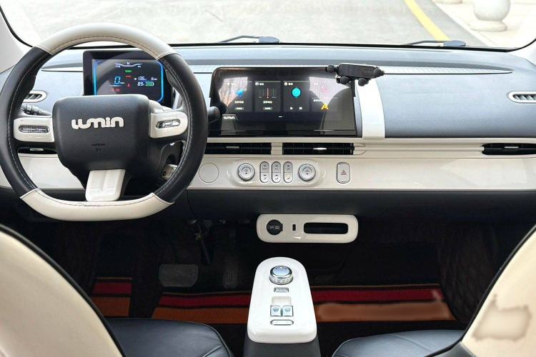 Used CHANGAN Lumin 2022 155 km – Refreshingly Sweet Edition Interior 6