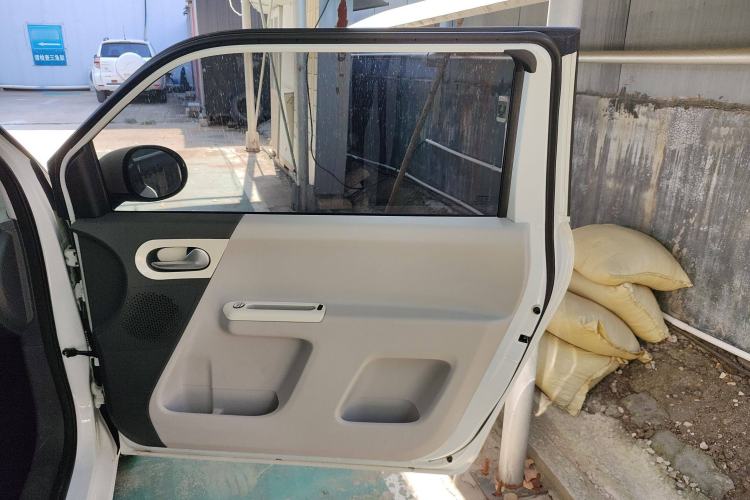 Used CHANGAN Lumin 2022 301km Honey-Sweet Version Interior 6