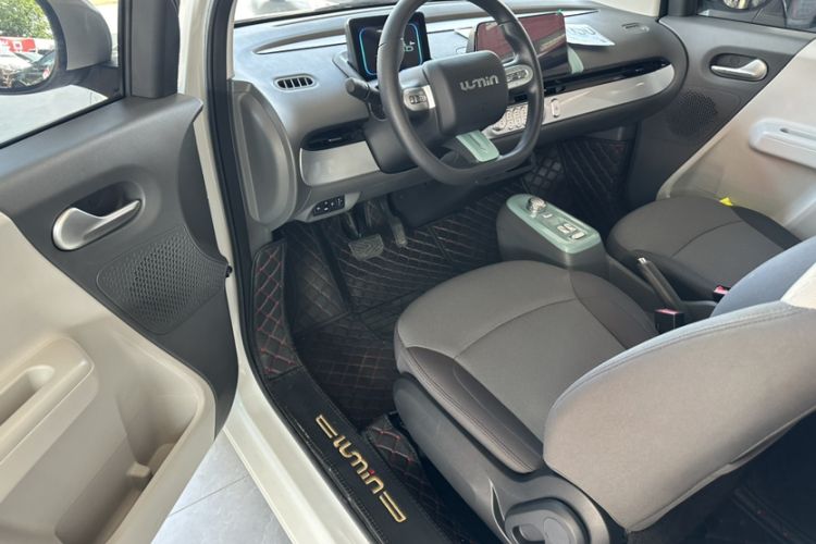 Used CHANGAN Lumin 2022 155 km – Refreshingly Sweet Edition Interior 6