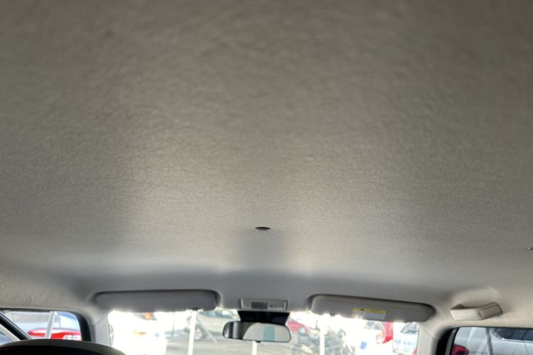 Used CHANGAN Lumin 2022 155 km – Refreshingly Sweet Edition Interior 8
