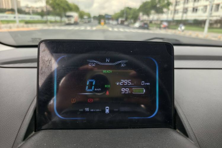 Used CHANGAN Lumin 2022 301km Honey-Sweet Version Interior 9