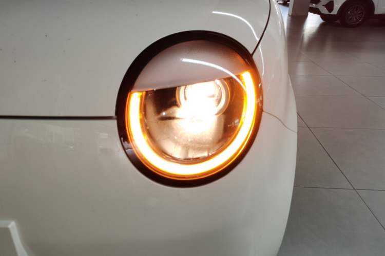 Used CHANGAN Lumin 2022 155 km – Refreshingly Sweet Edition Left Front Headlight