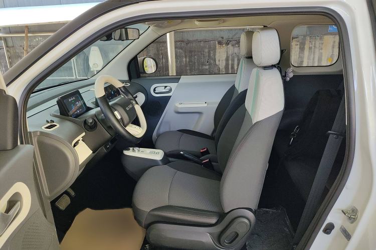 Used CHANGAN Lumin 2022 301km Honey-Sweet Version Left Front Seat