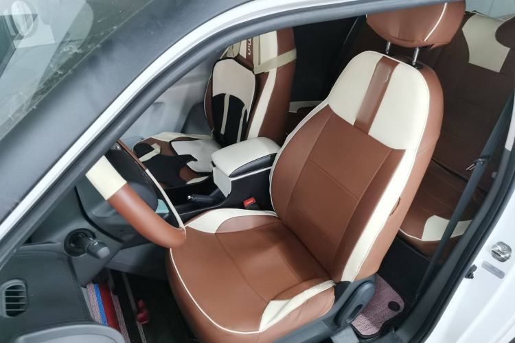 Used CHANGAN Lumin 2022 155 km – Refreshingly Sweet Edition Left Front Seat