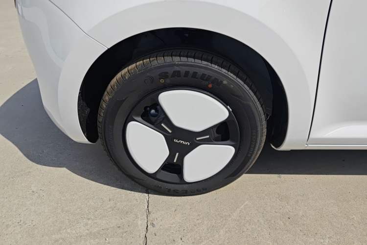 Used CHANGAN Lumin 2022 301km Honey-Sweet Version Left Front Wheel Hub
