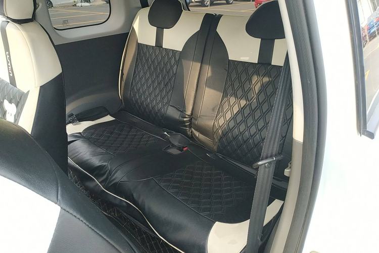 Used CHANGAN Lumin 2022 155 km – Refreshingly Sweet Edition Left Rear Seat