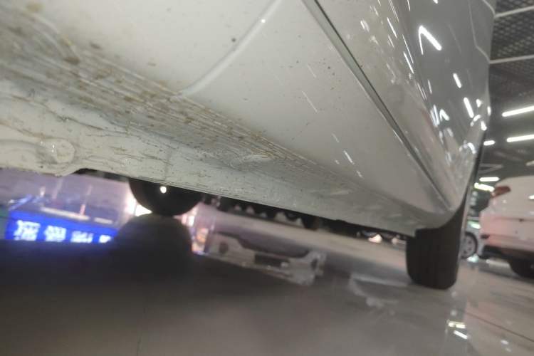 Used CHANGAN Lumin 2022 301km Honey-Sweet Version Left Side Sill