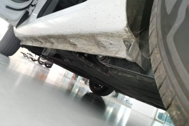 Used CHANGAN Lumin 2022 155 km – Refreshingly Sweet Edition Left Side Sill