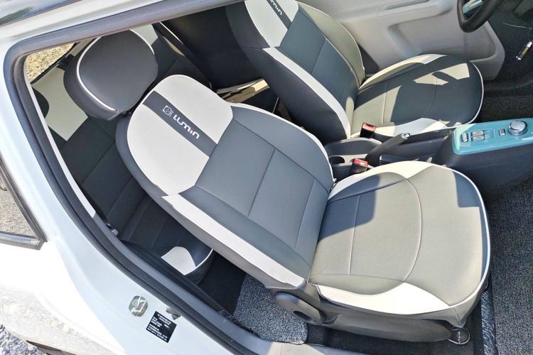 Used CHANGAN Lumin 2022 155 km – Refreshingly Sweet Edition Right Front Seat