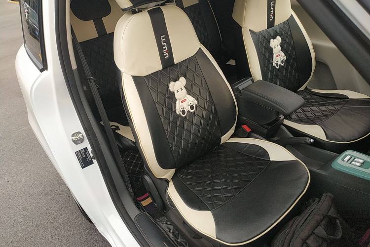 Used CHANGAN Lumin 2022 155 km – Refreshingly Sweet Edition Right Front Seat